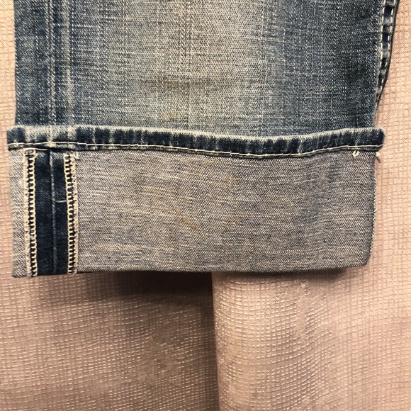 Bermuda True Religion shorts - Picture 4 of 7